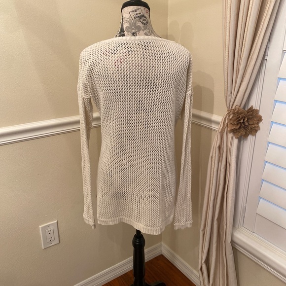 Express Women's Ivory Scoop Neck Sweater - Picture 4 of 7